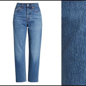 Levi's Women's Distressed Cropped Jeans